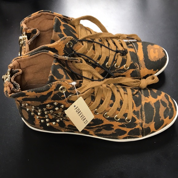 NWT FOREVER 21 ANIMAL PRINT HIGHTOP TENNIS SHOES - Picture 3 of 8
